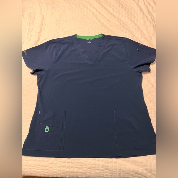 Carhartt Womens Cross-Flex Media Scrub Top - Picture 9 of 9